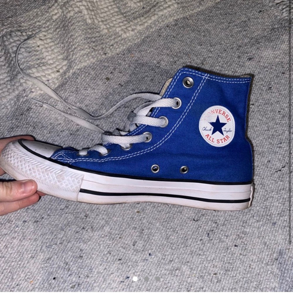 royal blue high top converse!!